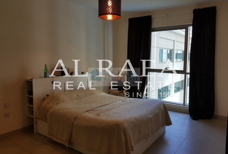 Spacious 1bed+store in Boulevard central with Pool and Burj view.